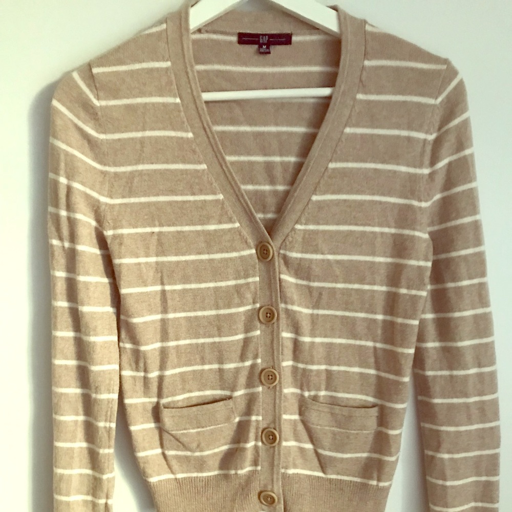 GAP woman’s sweater